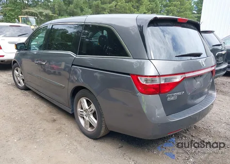 2013 Honda Odyssey Touring/Touring Elite from USA, damaged, VIN 5FNRL5H90DB046479